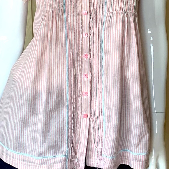 Anthropologie - women’s button down shirt (Size M) - Picture 3 of 5